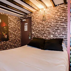 Hotel Absolute République, Parigi