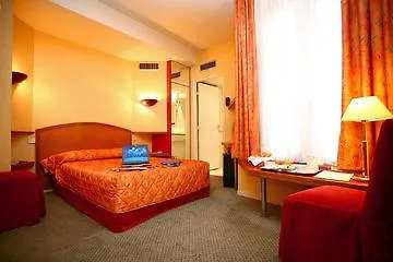 פריז Hotel Fertel Maillot 3*,
