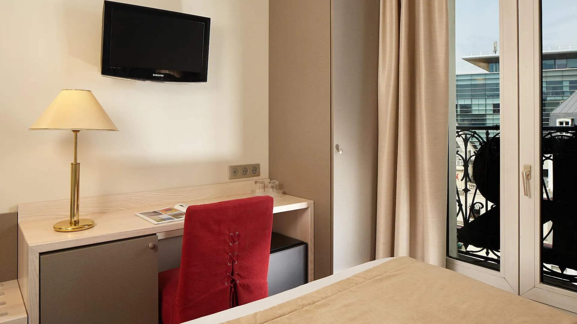 Hotel Fertel Maillot Parigi Francia