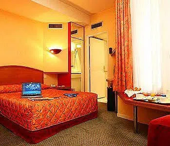 Hotel Fertel Maillot Parigi 3*,
